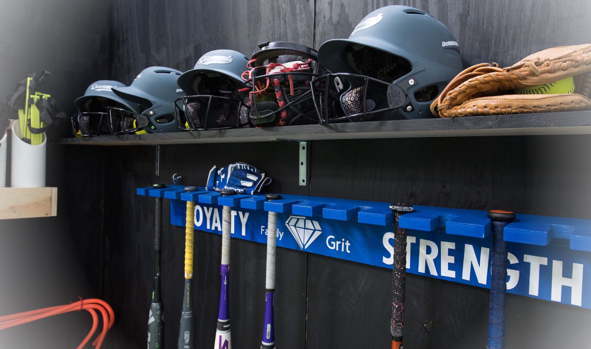 Diamond Club bat rack