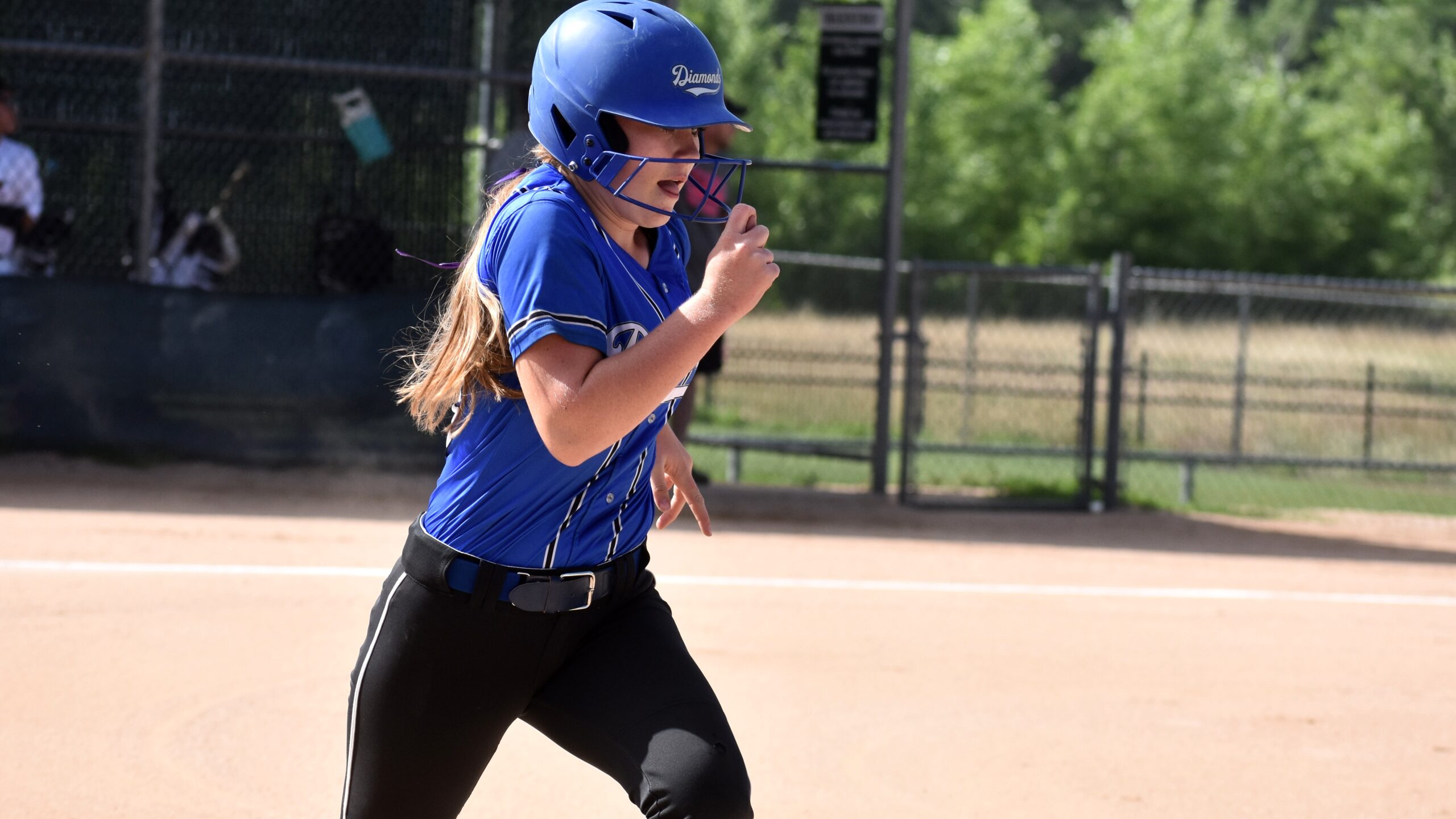 Diamond Club player sprinting the bases